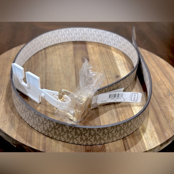 Michael Kors - Women's XL Reversible MK  Tan/White/ Leather Belt - Picture 7 of 14